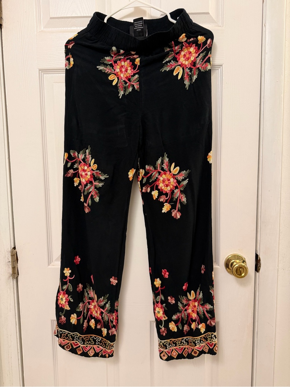 Liv Los Angeles Black Floral Embroidered Wide Lag Pants Size S - Picture 8 of 8